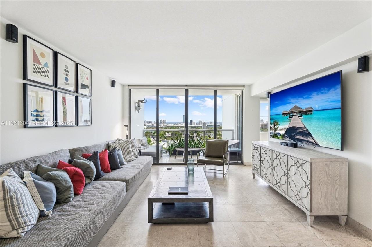 1900 Purdy Ave #1715 - Photo 2 of 32