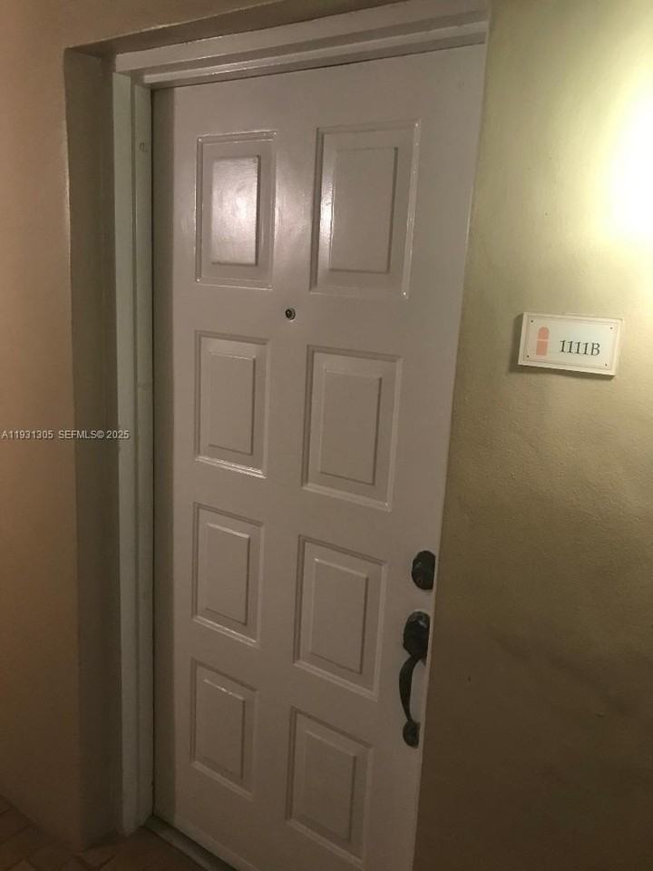 1280 S Alhambra Cir #1111B - Photo 6 of 18