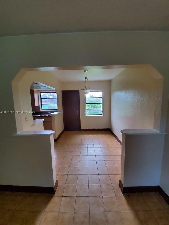 435 Ne 139th St #437 - Photo 2 of 3