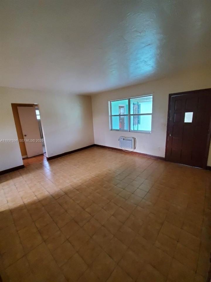 435 Ne 139th St #437 - Photo 3 of 3