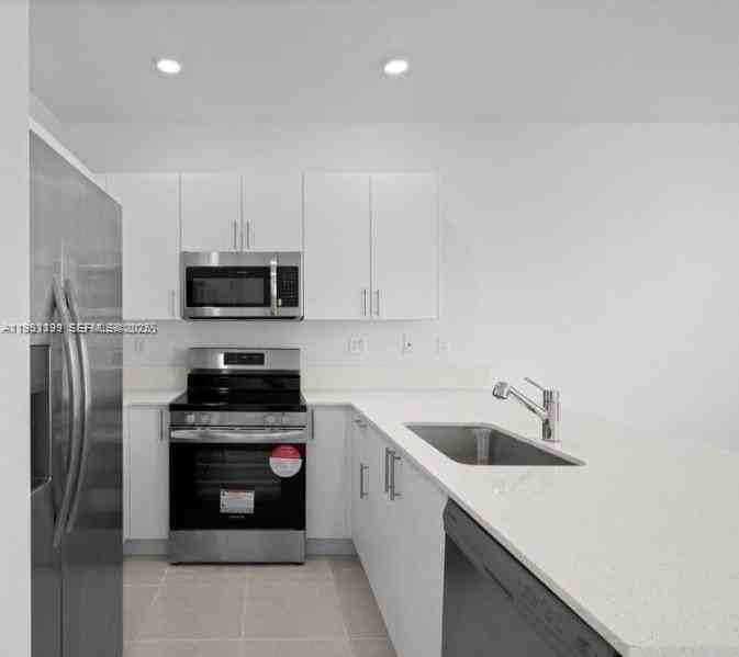 701 Se 14th Ct #0 - Photo 7 of 18