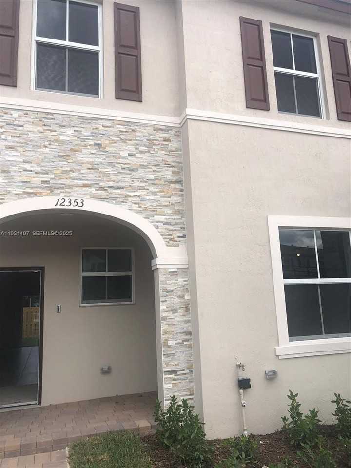 12353 Nw 23rd Ct - Photo 2 of 28