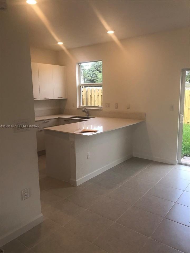 12353 Nw 23rd Ct - Photo 4 of 28