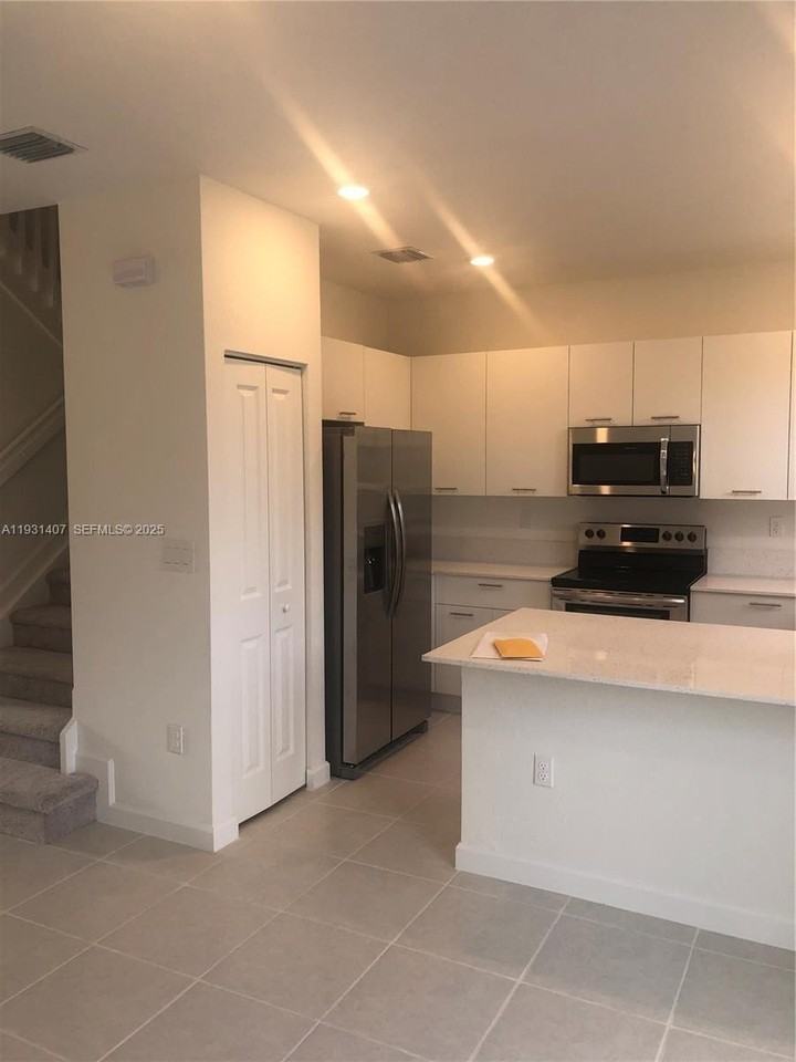 12353 Nw 23rd Ct - Photo 5 of 28