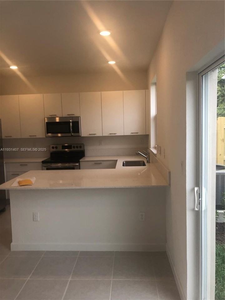 12353 Nw 23rd Ct - Photo 6 of 28