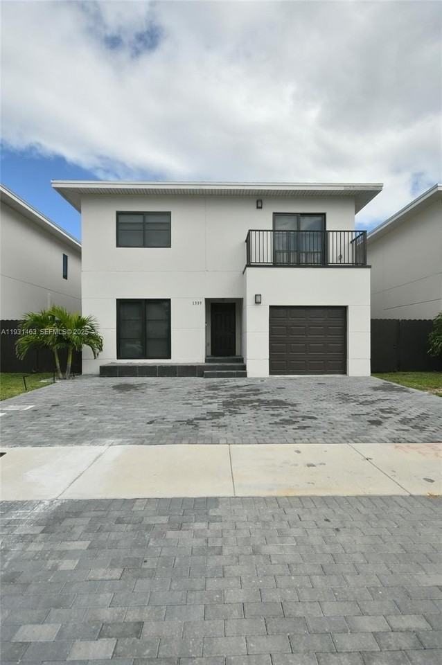 1339 Nw 2nd Ln - Photo 2 of 41