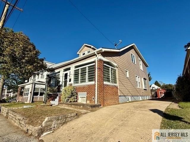 76 Andrew St - Photo 2 of 16