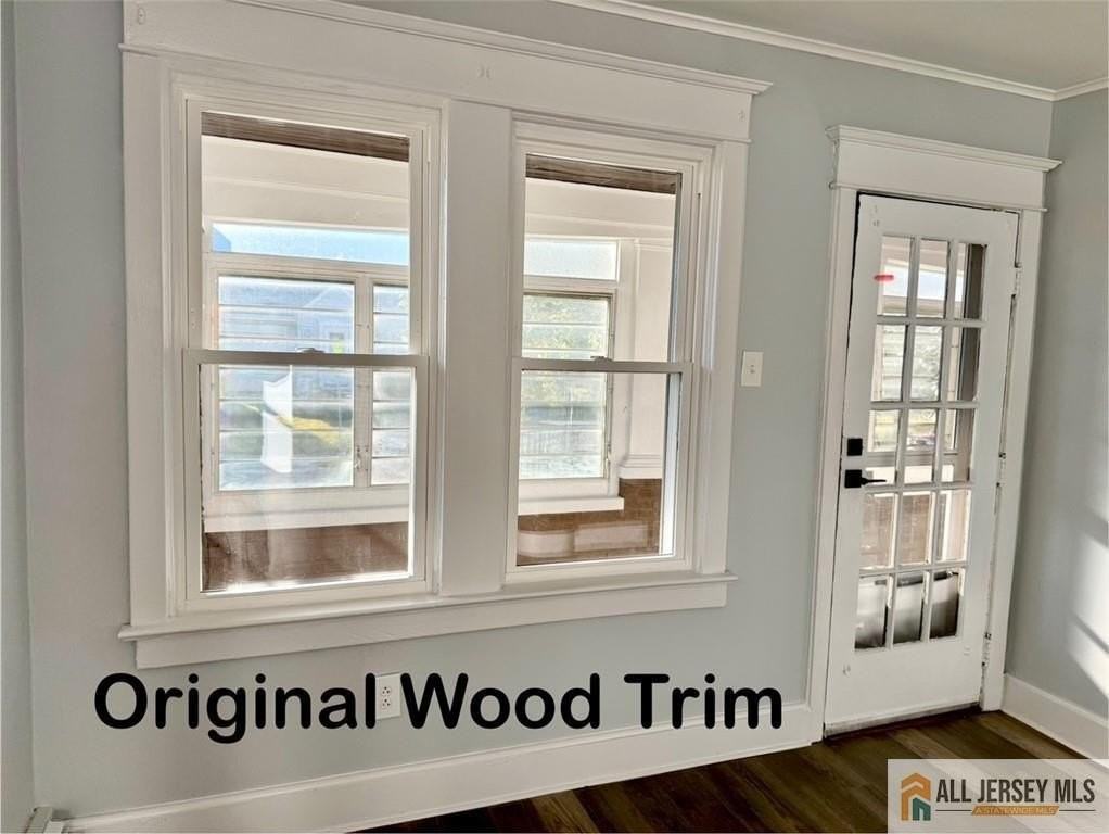 76 Andrew St - Photo 4 of 16