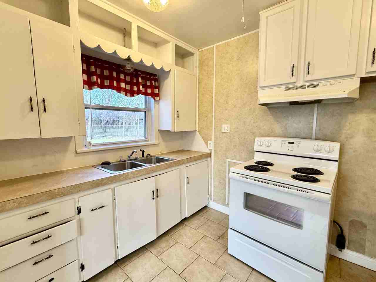 709 11th Avenue Northwest #1 - Photo 3 of 33