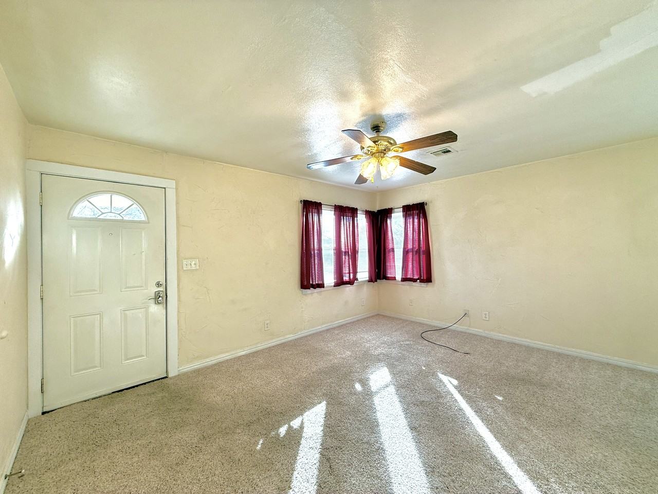 709 11th Avenue Northwest #1 - Photo 7 of 33