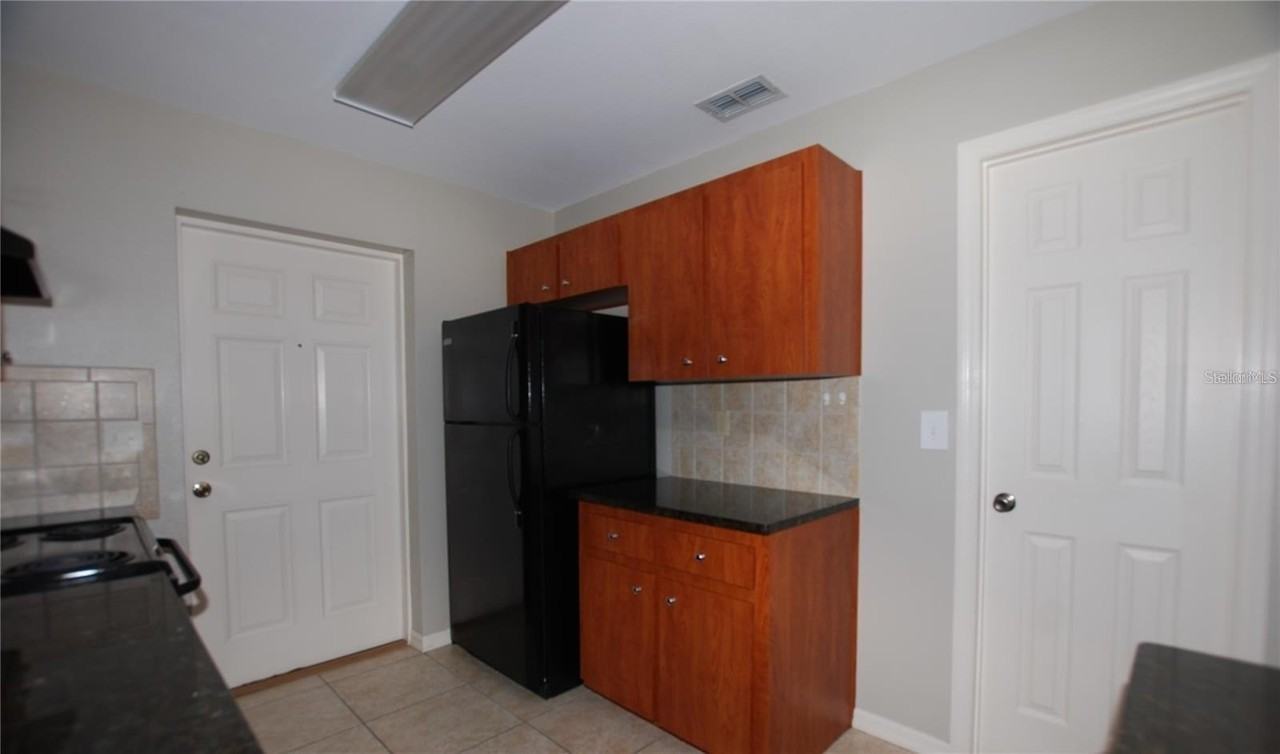 312 E Hibiscus Dr - Photo 7 of 25