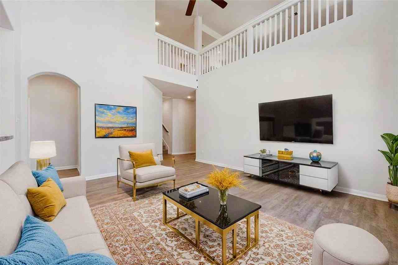 Danielle Street - Photo 2 of 12