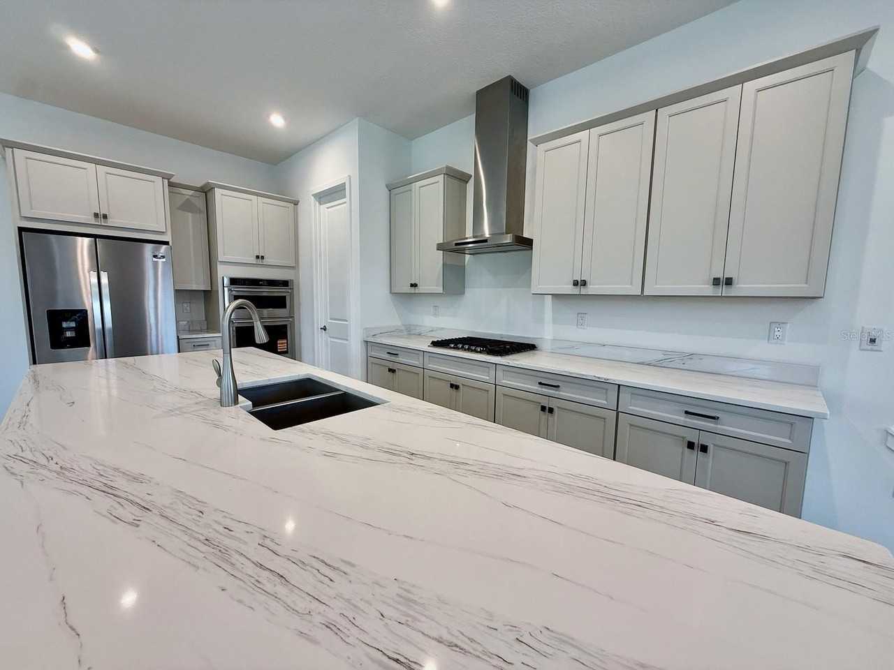 2480 Celebration Boulevard - Photo 4 of 46