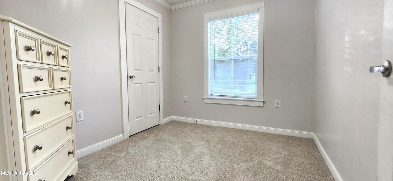 2616 N 15th St - Photo 7 of 12