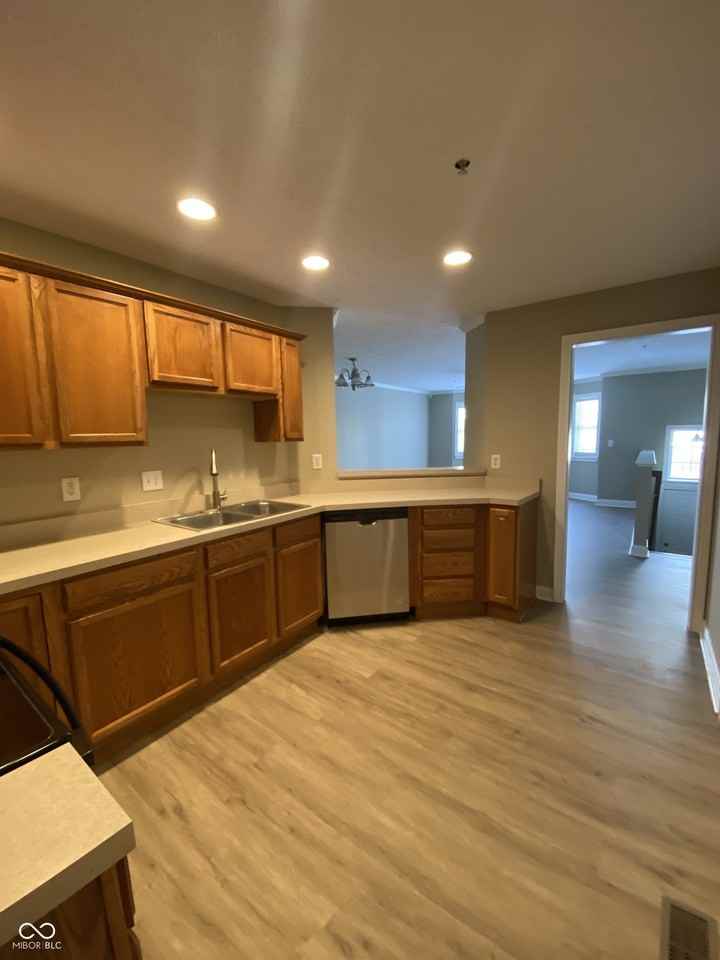 1464 Royal Reserve Way - Photo 5 of 9