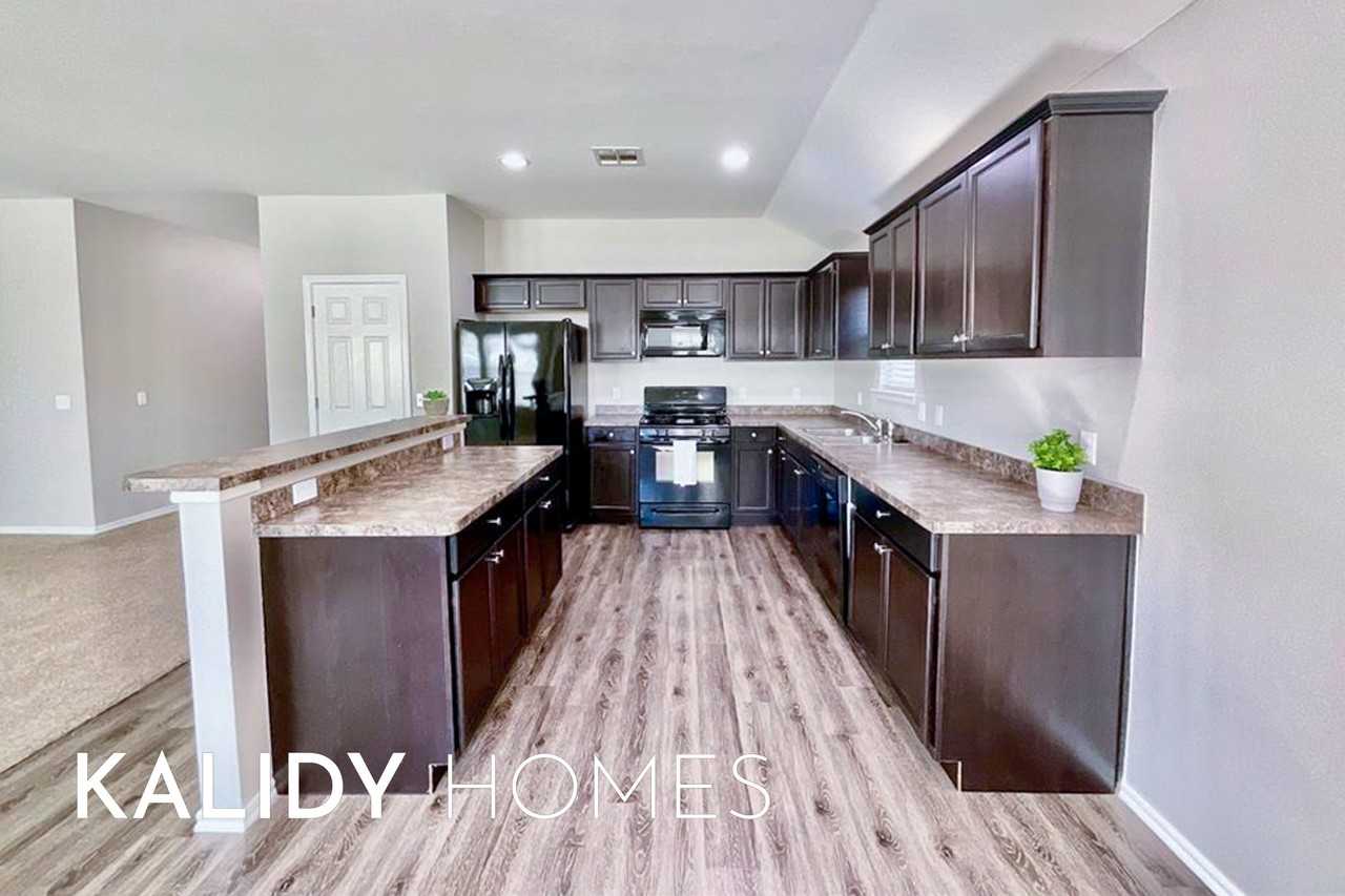 2904 Cider Mill Ln #1 - Photo 5 of 32