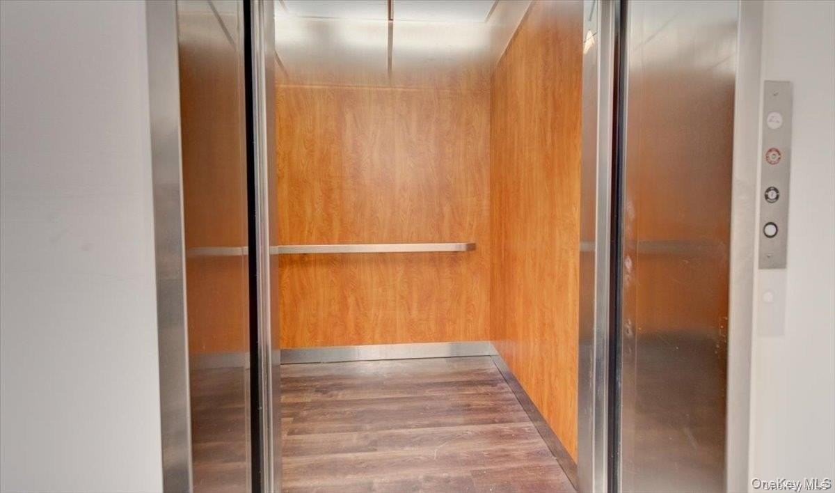 157 Post Ave Apt 305-161 #305 - Photo 4 of 14