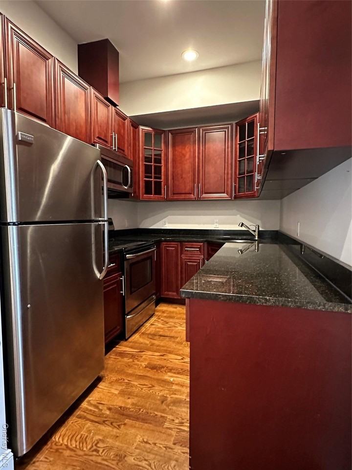 157 Post Ave Apt 305-161 #305 - Photo 6 of 14