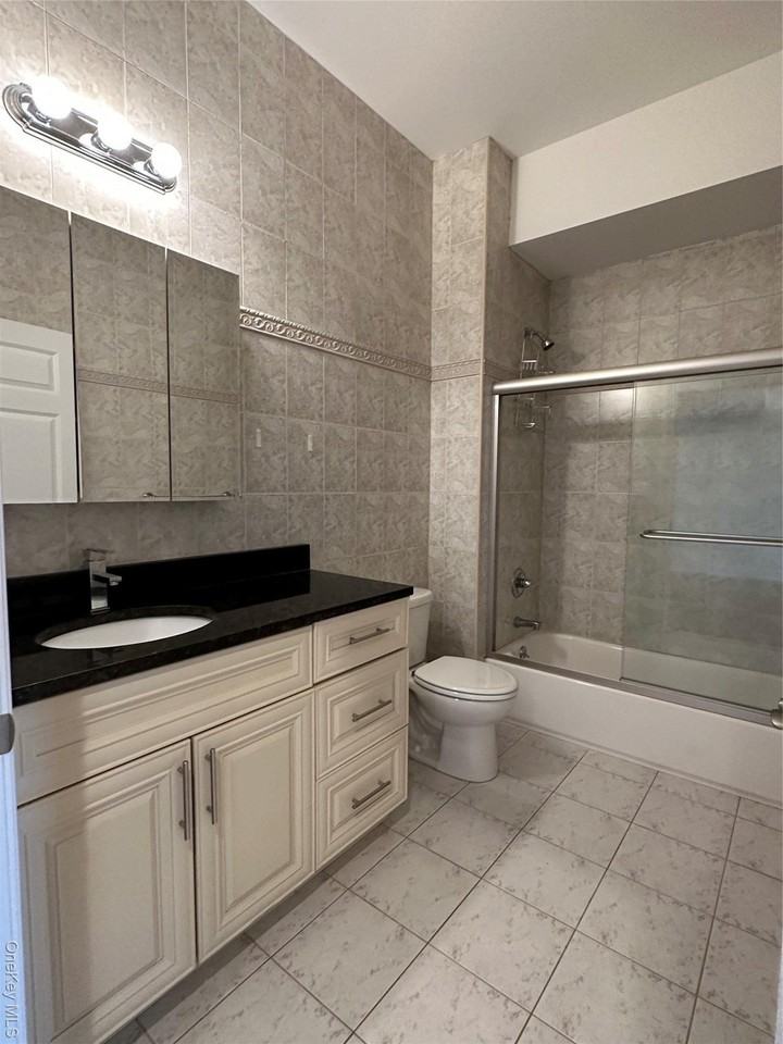 157 Post Ave Apt 305-161 #305 - Photo 7 of 14