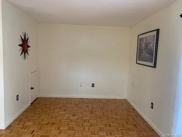 35 Nancy Ct - Photo 5 of 13