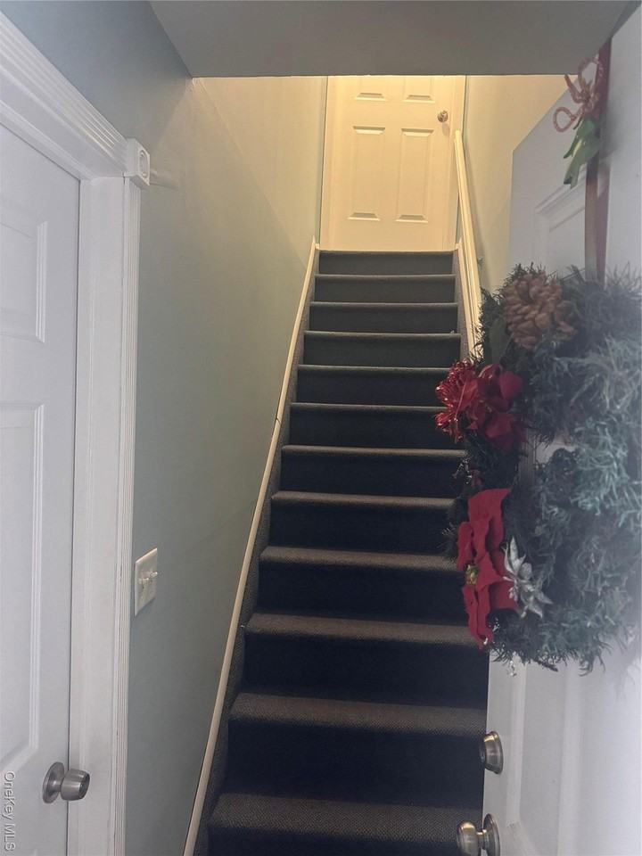 5 Gibbs Road - Photo 2 of 12