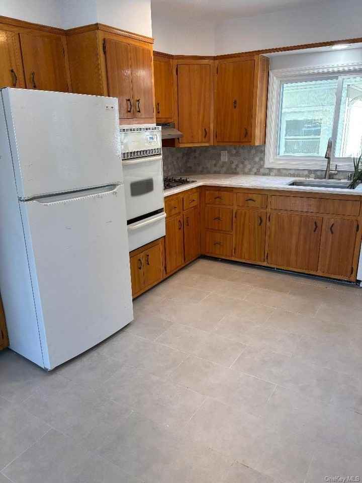 166 Franklin Boulevard - Photo 3 of 19