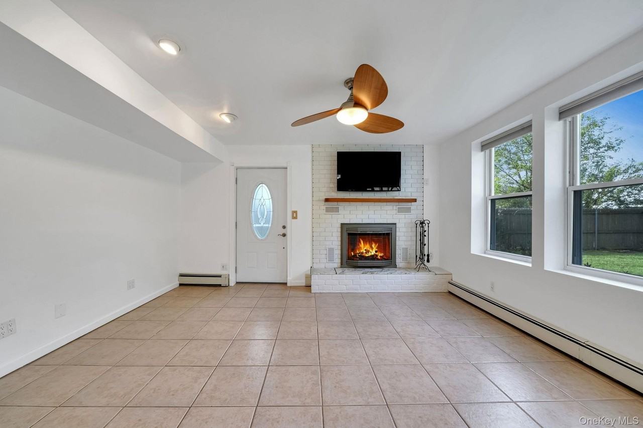 100 East 7th Street - Photo 4 of 13