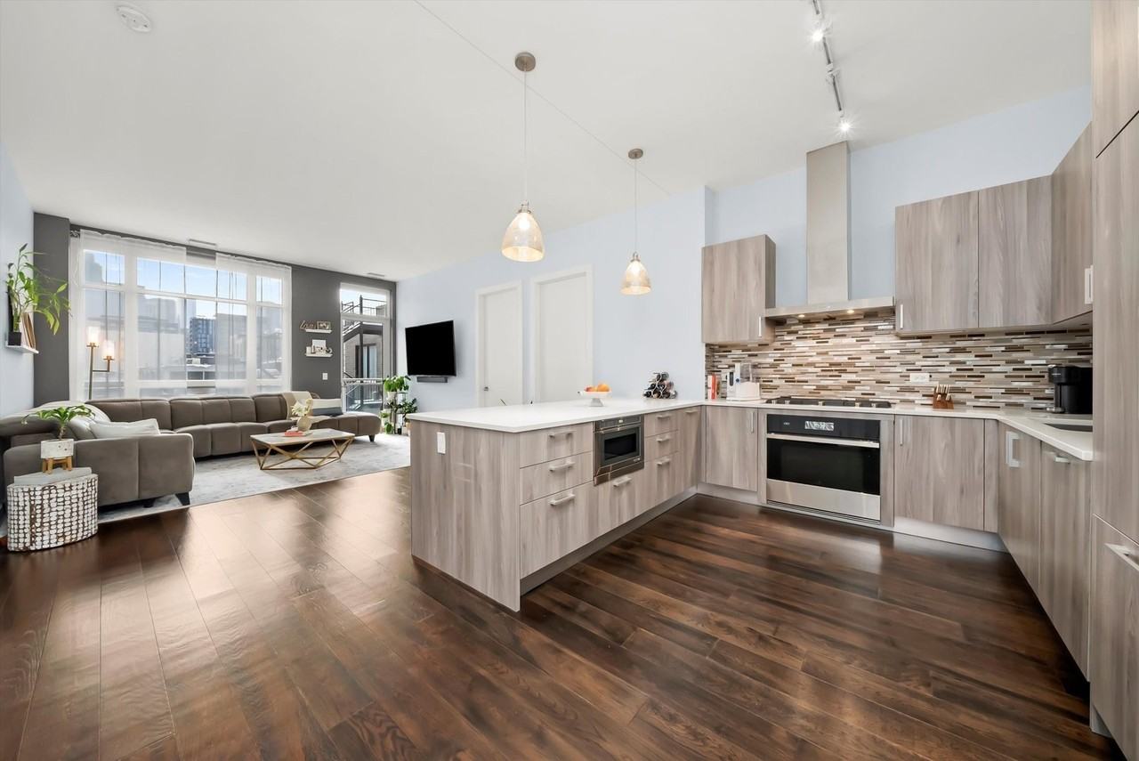 367 West Locust Street #304 - Photo 3 of 16