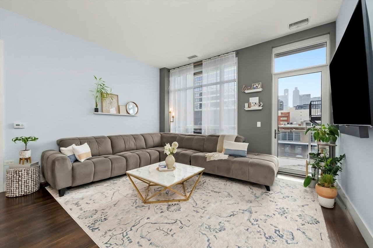 367 West Locust Street #304 - Photo 4 of 16