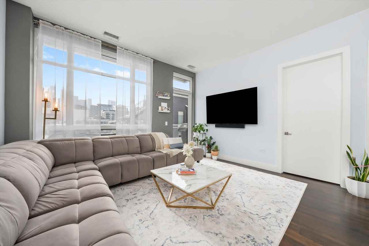 367 West Locust Street #304 - Photo 5 of 16