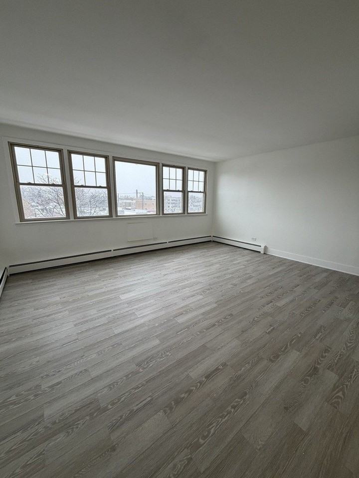 7200 North Claremont Avenue #401 - Photo 6 of 17