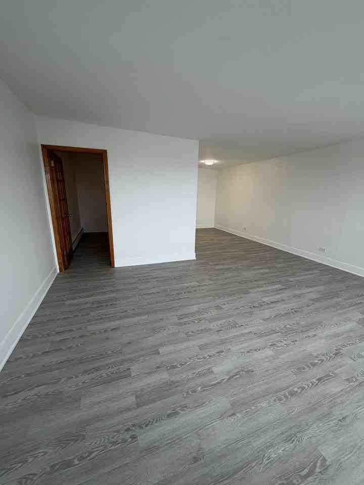 7200 North Claremont Avenue #401 - Photo 7 of 17