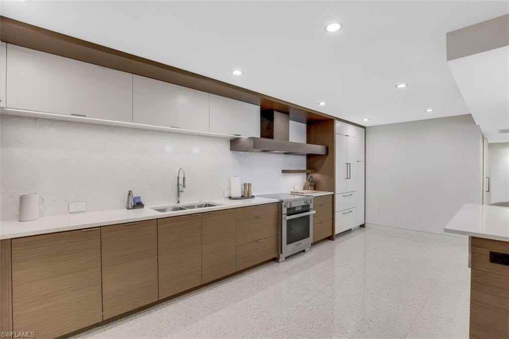 3951 Gulf Shore Boulevard North #1203 - Photo 5 of 31