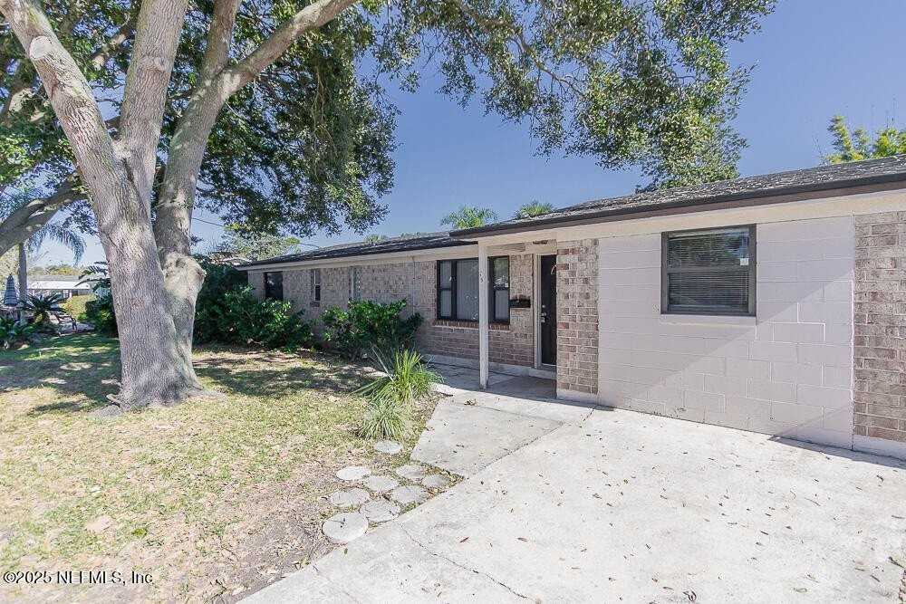 43 Millie Drive - Photo 3 of 27