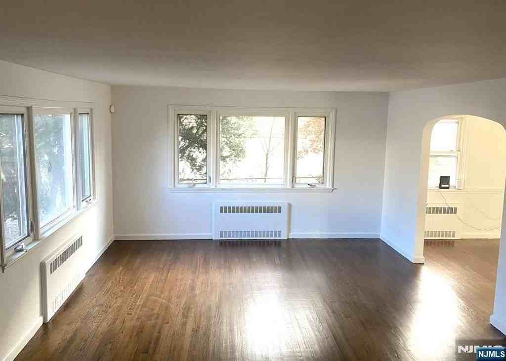 408 East 39th Street - Photo 4 of 12