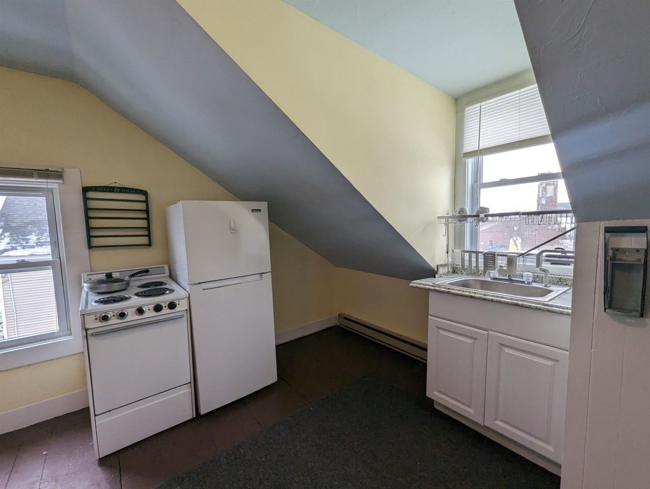 8 Sixth Street #C - Photo 3 of 8