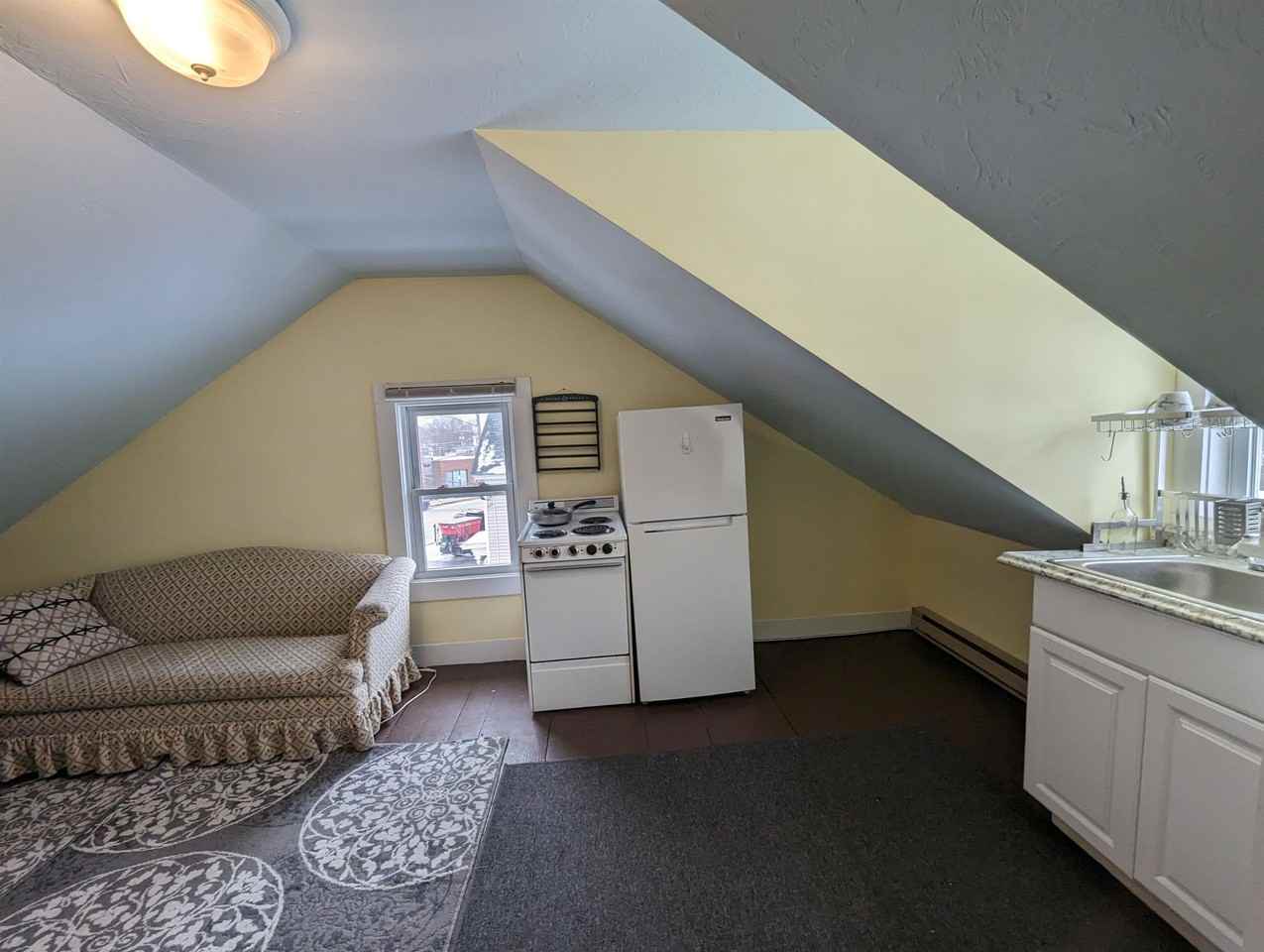 8 Sixth Street #C - Photo 4 of 8