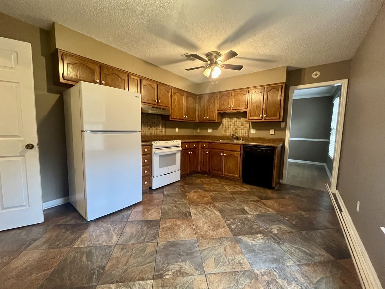 220 Austinville Road Southwest #1 - Photo 6 of 12