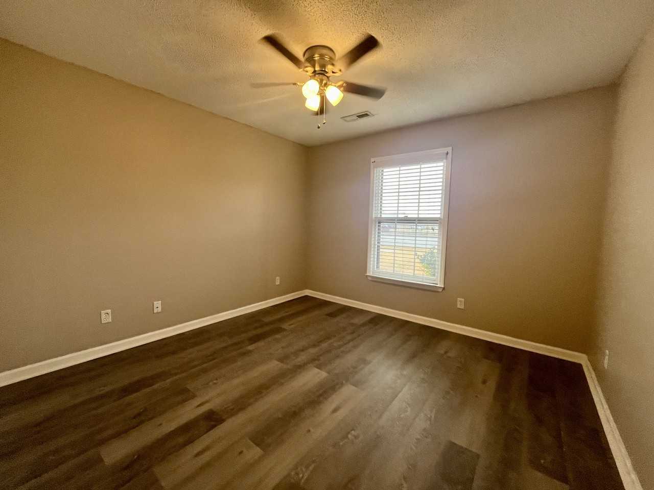 220 Austinville Road Southwest #1 - Photo 7 of 12