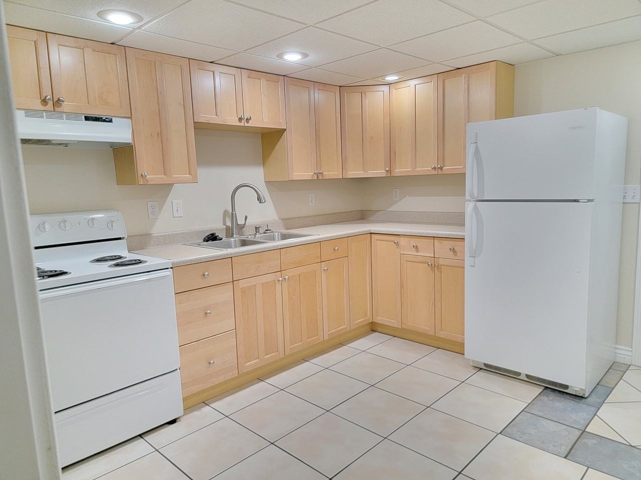 6878 S Greendale Rd - Photo 2 of 18