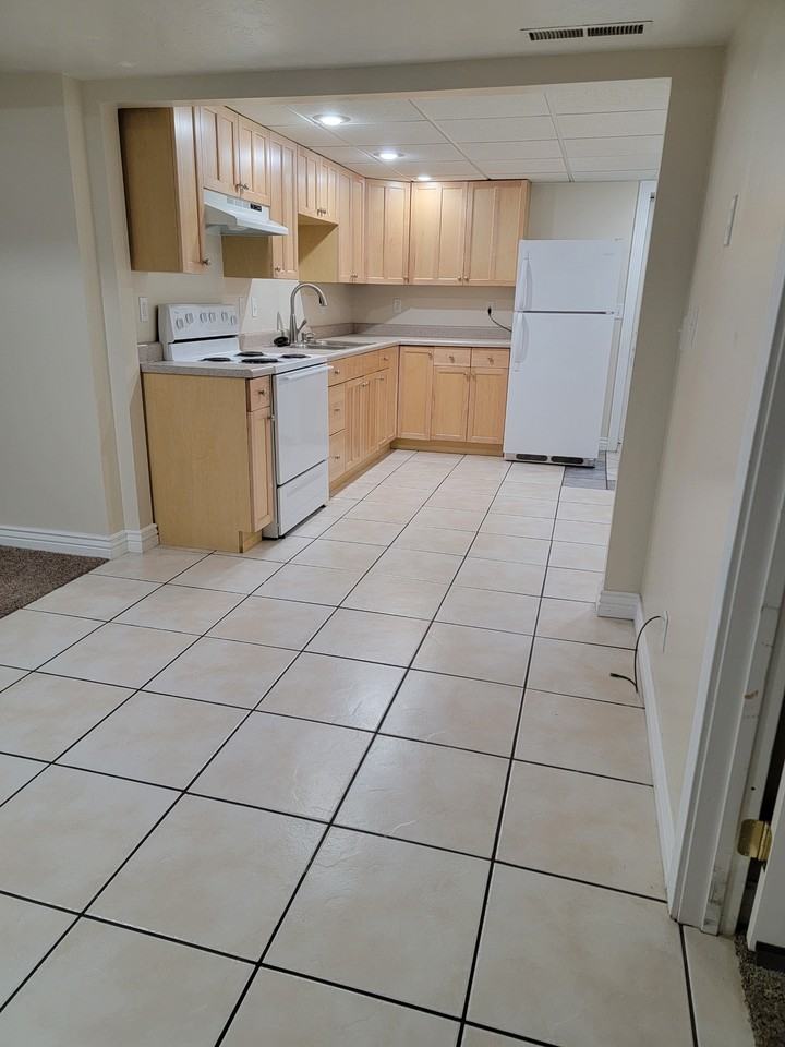 6878 S Greendale Rd - Photo 3 of 18