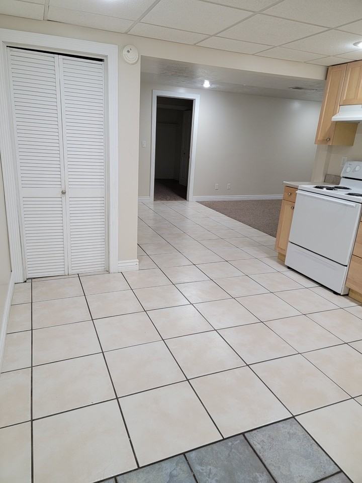 6878 S Greendale Rd - Photo 5 of 18