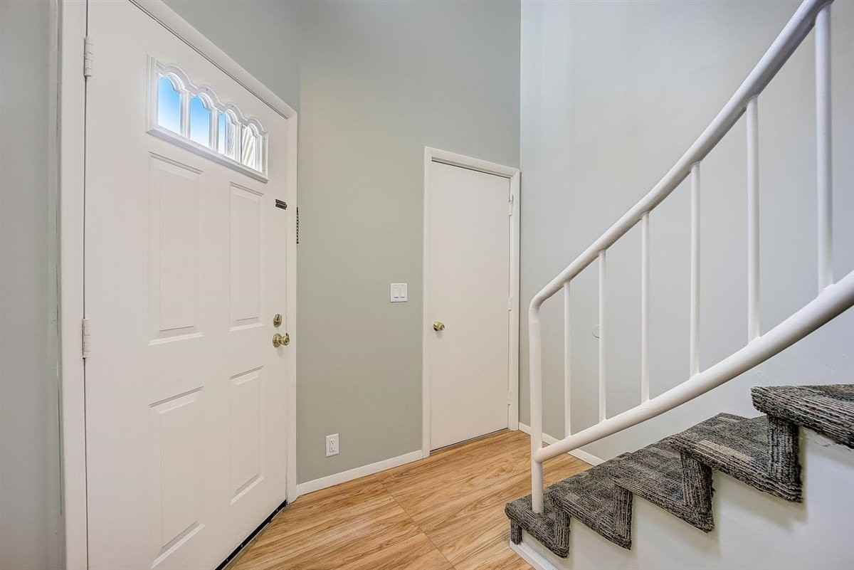 1458 W Coastal Ct - Photo 2 of 24