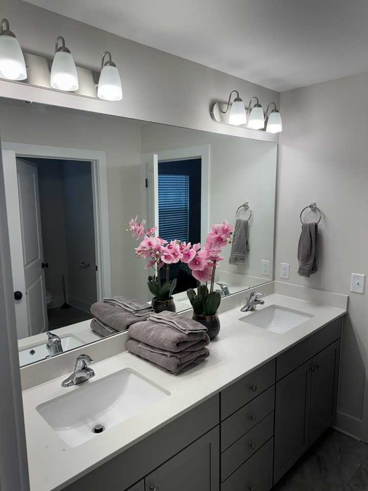 1026 Abbott Street - Photo 2 of 22