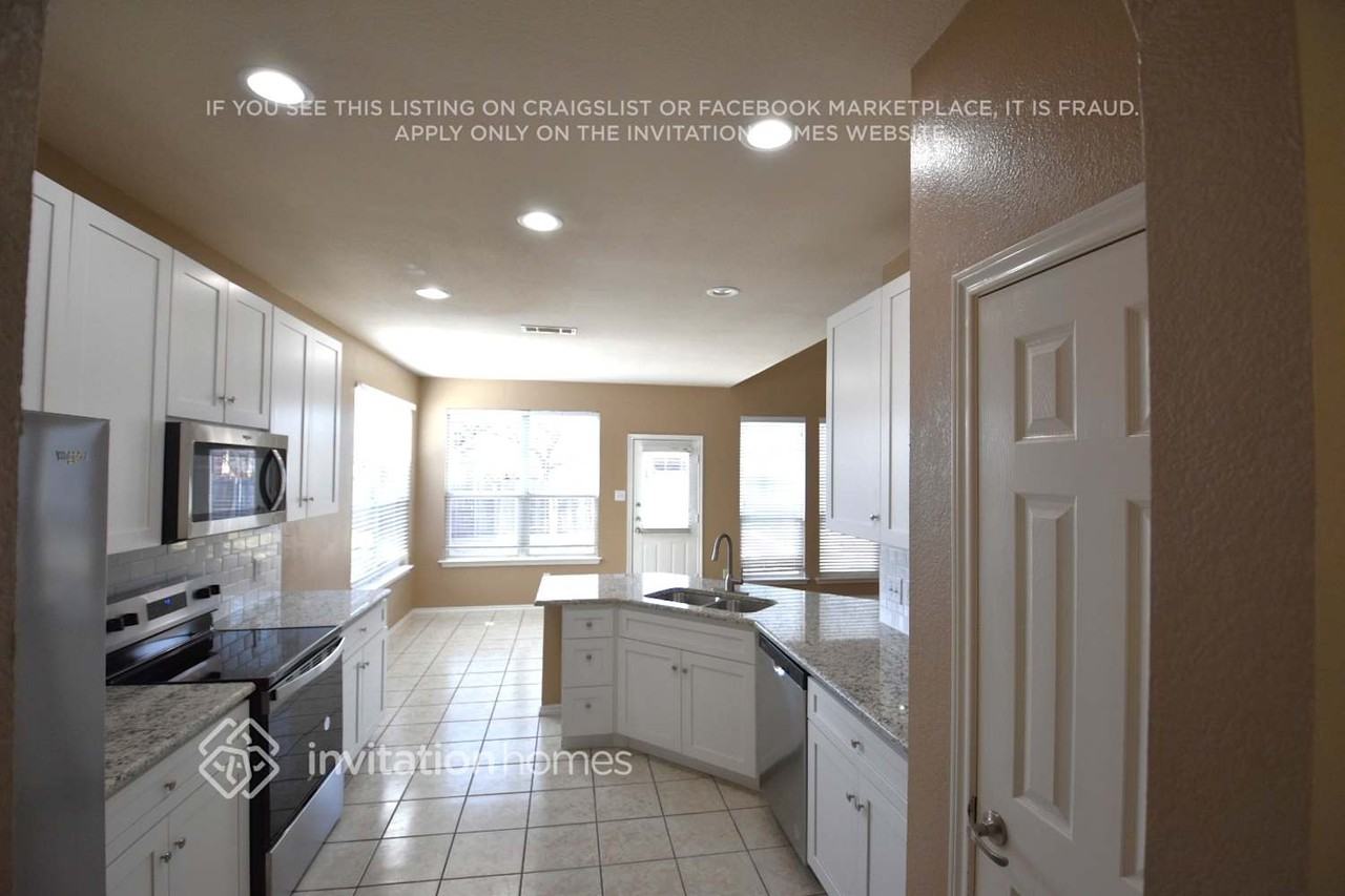 10313 Stoneside Trail - Photo 7 of 23