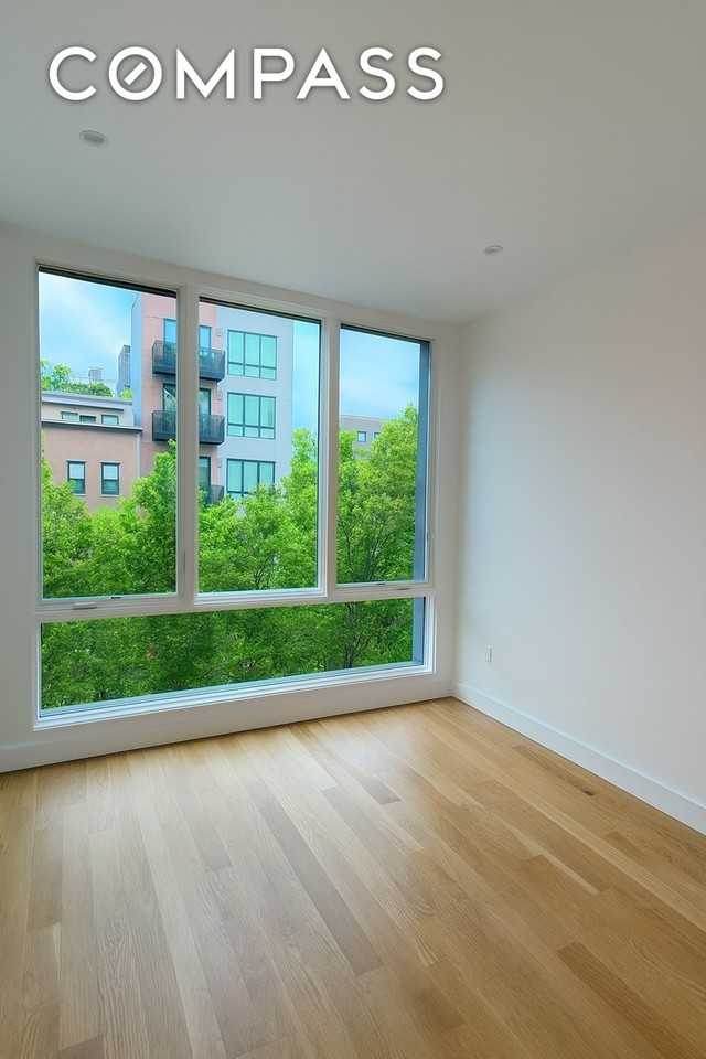 212 Montrose Avenue #4F - Photo 2 of 8