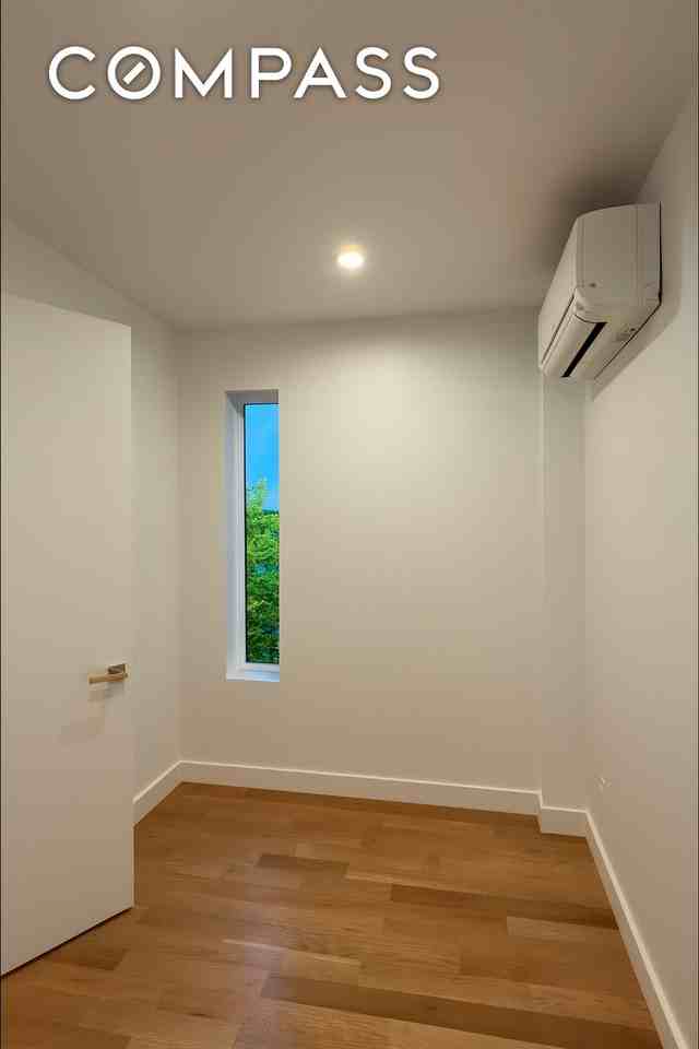 212 Montrose Avenue #4F - Photo 3 of 8