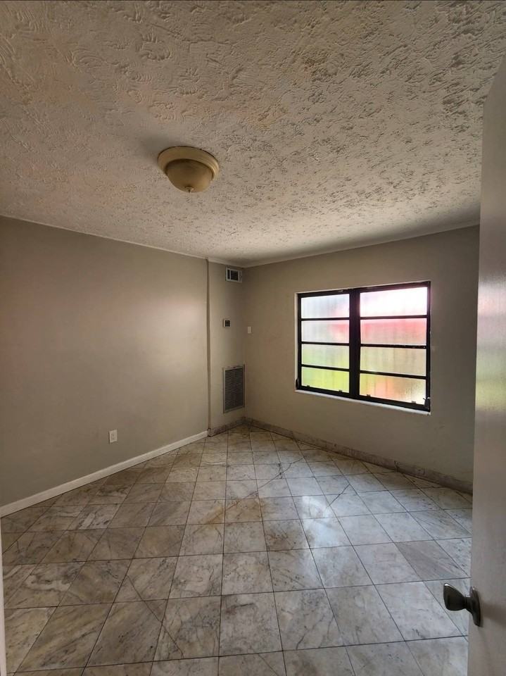 2369 Southwest 17th Street #1 - Photo 6 of 6