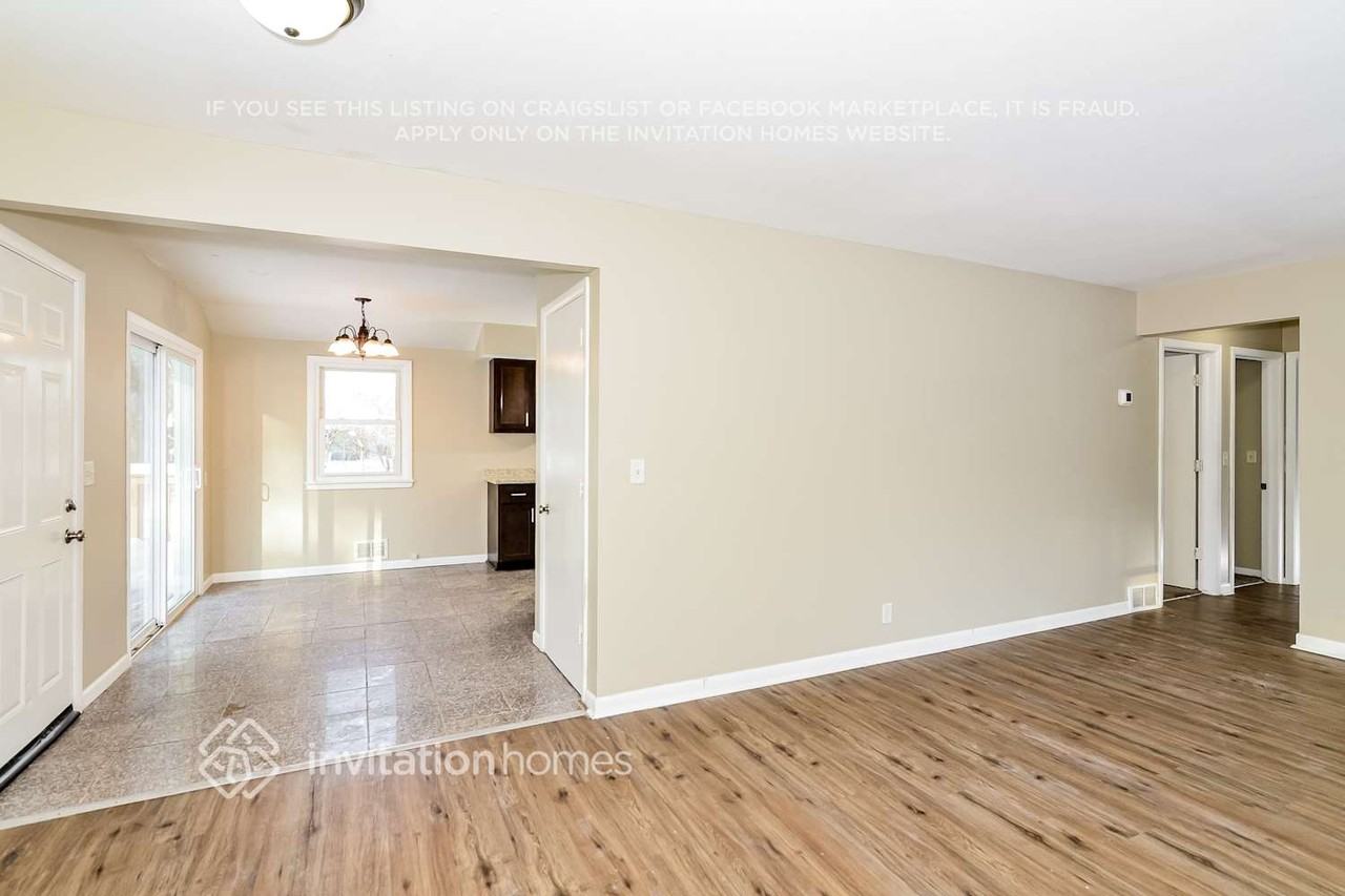 816 81st Ave N - Photo 7 of 20