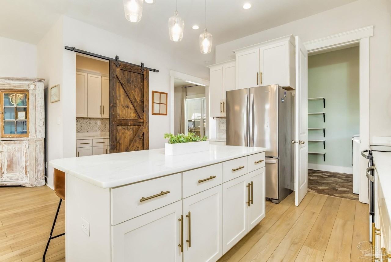 606 West Intendencia Street - Photo 5 of 48